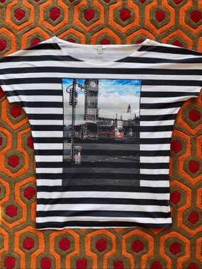 MAKE OFFER! Cache Black & White Striped Graphic Tee t-shirt London England Med.